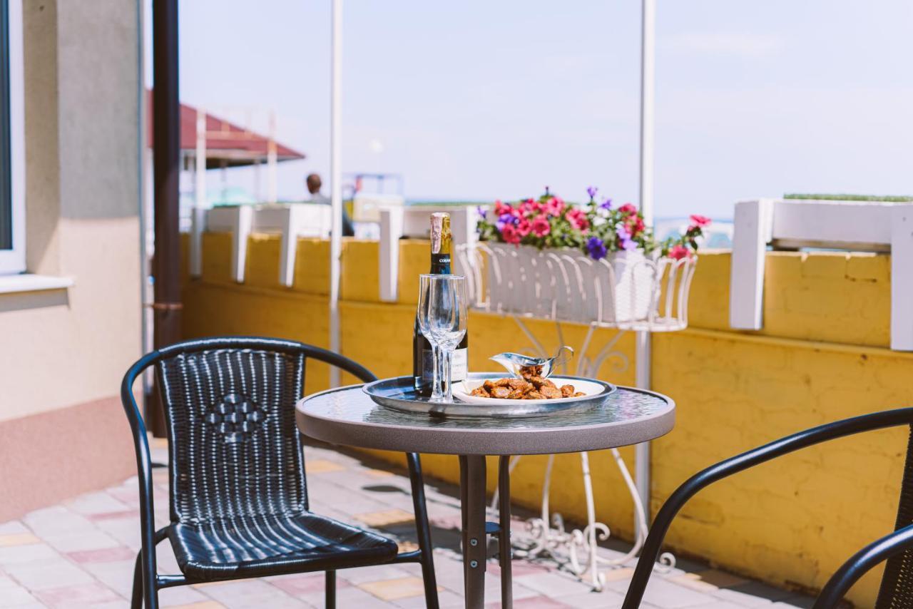 Hotel TsvetOk Odessa Exterior foto